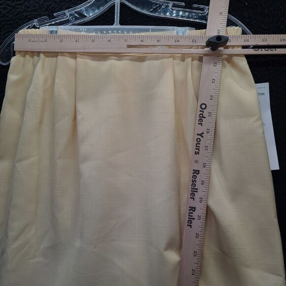 Executive Collection women's suits Yellow Size 10 Polyester Jacket And Skirt - Picture 7 of 16